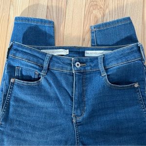 Pilcro high rise denim leggings size 28